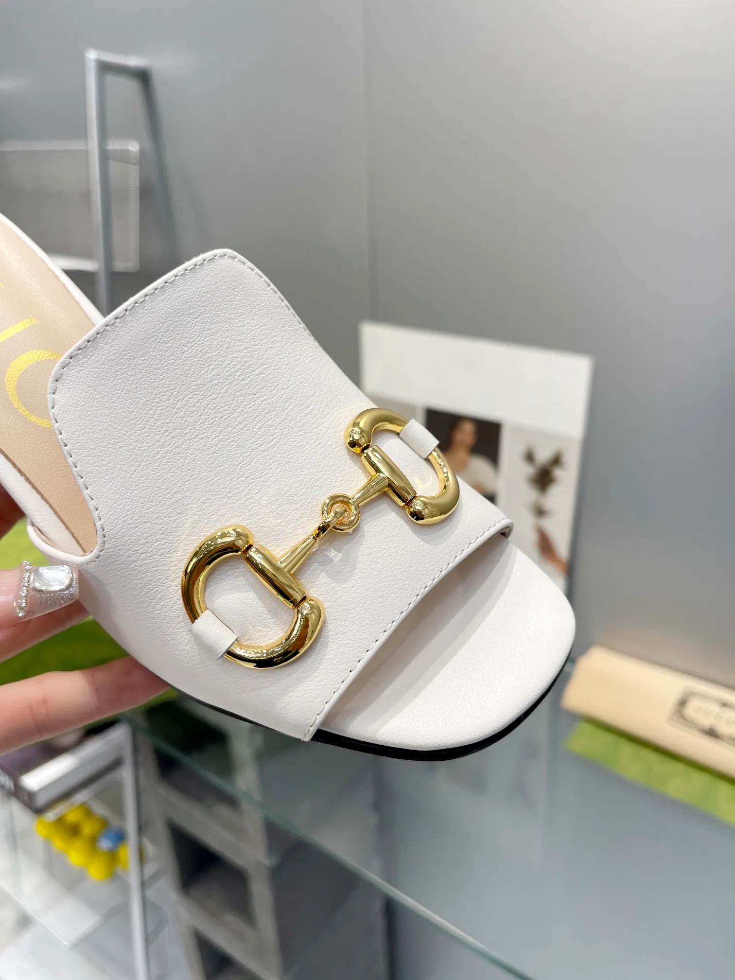✨Ex-factory price p460✨ Women's shoes, women's clothing, gucci 2024 early spring horsebit new thick heel retro shoes, Internet celebrity hot sandals, super versatile fashion items. Original 1:1 customized. It is worth mentioning the packaging. This year’s G family’s packaging is really high-end, and the original packaging is presented.  Material: original custom imported oil-waxed ancient soft sheepskin. Lining: high-end customized sheepskin. Italian genuine leather outsole. Heel height: 7.5cm. Heel electroplated gold+covered leather. Size: 34-41 (34, 40, 41 customized)